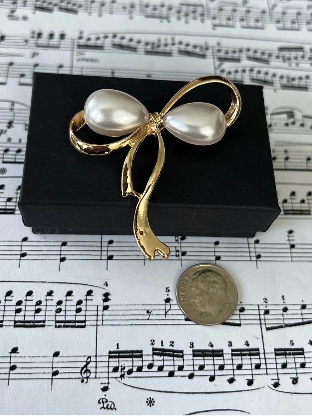 New-Gold Bow Pearl Drop Brooch - White/Gold Women Jewelry